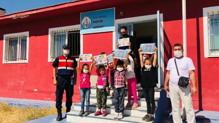 Aydın’da ’Güvenli Okul, Güvenli Gelecek’ projesi kapsamında jandarma ekipleri denetim yaptı