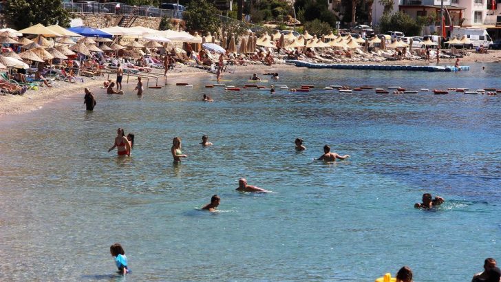 Bodrum’da deniz keyfi, Doğu’da kar kabusu