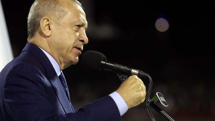 Cumhurbaşkanı Erdoğan: “Bu milleti millet yapan zaferleri yarıştırmak kimsenin haddi değil”