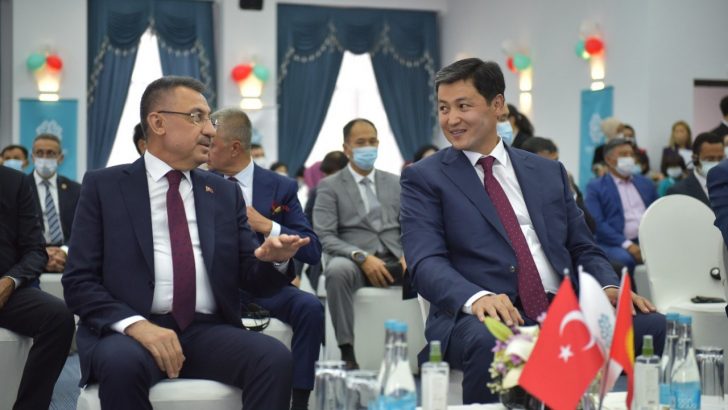 Cumhurbaşkanı Yardımcısı Oktay, Kırgızistan Cumhurbaşkanı Caparov ile görüştü