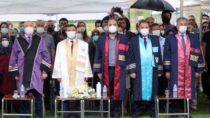 ERÜ Diş Hekimliği Fakültesi 12. Dönem mezunlarını verdi