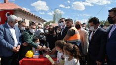 Erzurum’da 4 ilçede 4 okulun temeli atıldı, yapımı tamamlanan bir okul hizmete açıldı