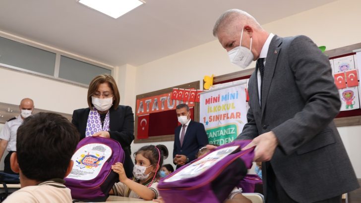 Gaziantep’te birinci sınıf öğrencilerine çanta ve kırtasiye dağıtıldı