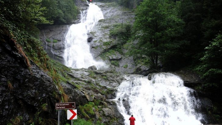 Karacaören Şelalesine ‘Cam Seyir’ platformu
