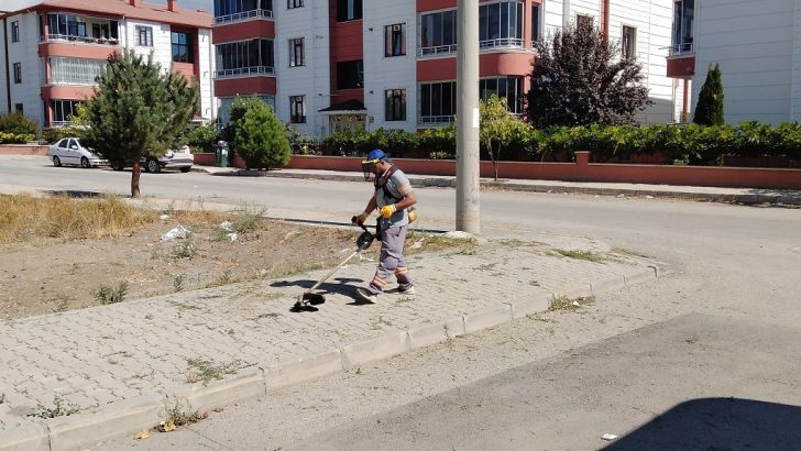 Mahallelerde genel temizlik çalışmaları devam ediyor