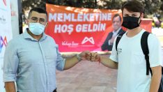Mersin’de üniversite öğrencileri, ’memleketine hoş geldin’ diyerek karşılanıyor