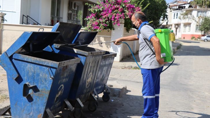 Nazilli’de çöp konteynerleri dezenfekte ediliyor
