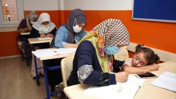 Okuma-yazma kursu kadınlara ışık oldu