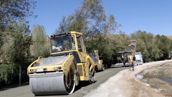 Saray’da 16 kilometrelik beton yol yapımı