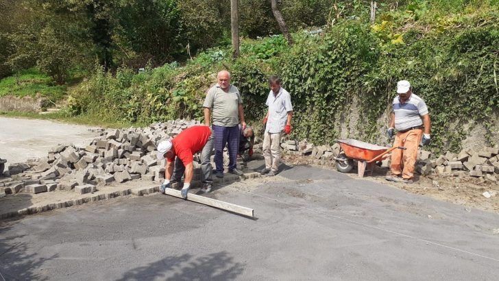 Sel felaketinde bozulan yollar onarılıyor