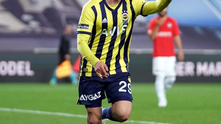 Sinan Gümüş: “Kendimi Fenerbahçe’den büyük görmedim”