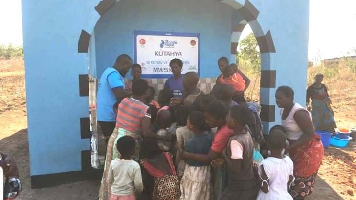 TDV Kütahya Şubesi Malawi’de su kuyusu açtı