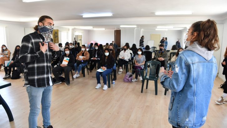 Yetişkinler için temel oyunculuk eğitimi başvuruları başlıyor