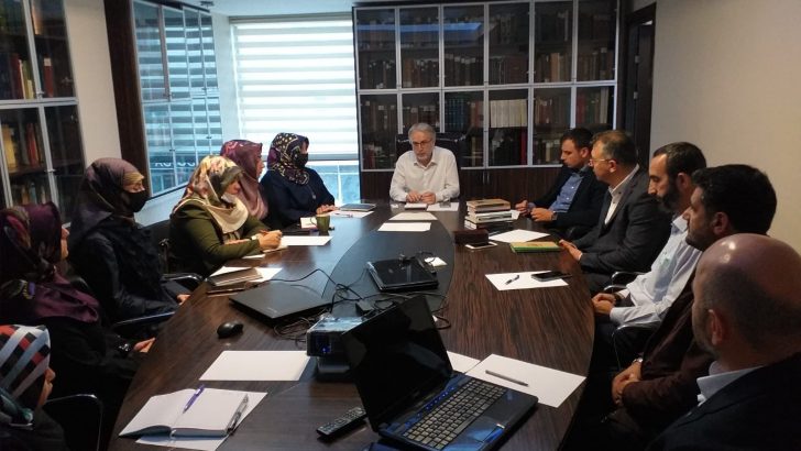 Yurtlarda görev alacak danışmanlara eğitim