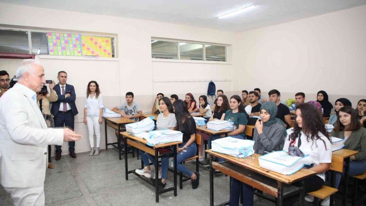 Akdeniz Belediyesinin ücretsiz üniversiteye hazırlık kurslarına kayıtlar başladı
