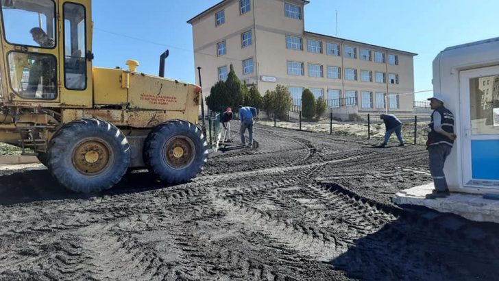 Altıntaş Belediyesi’nden sıcak asfalt çalışması