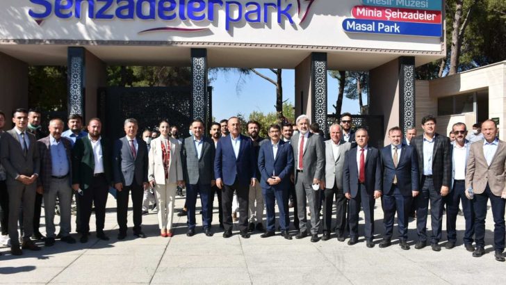 Bakan Çavuşoğlu Şehzadelerpark’ı ziyaret etti