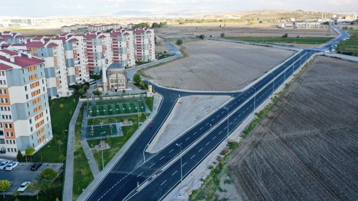 Başkan Çolakbayrakdar: “Hizmetlerimizle yeni bir şehir kuruyoruz”