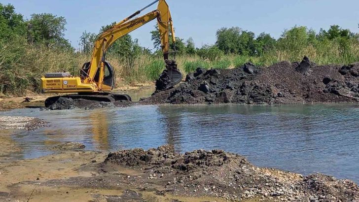 Büyükşehir’den Köyceğiz’de 232 bin metre kanal temizliği