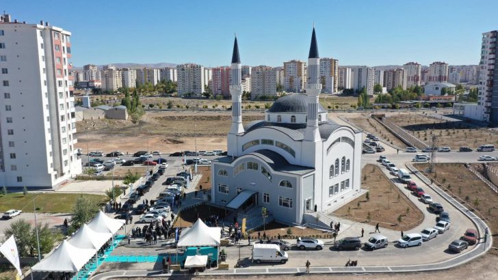 Çolakbayrakdar’dan Cırgalan’a iki büyük yatırım