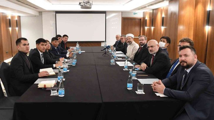 Diyanet İşleri Başkanı Erbaş, Kırgızistan Devlet Din Komisyonu Başkanı Abdıkarov ile görüştü