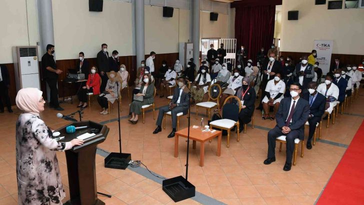 Emine Erdoğan: “Angola halkının birlik içinde yürüttüğü çalışmaları takdirle izliyoruz”