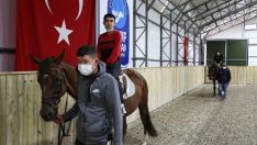 Eyüpsultan’da çocuklar ilk defa ata binmenin keyfini yaşadı