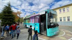 Gezici Kütüphane öğrencilerle buluştu