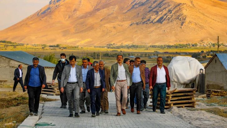 Gürpınar Belediyesinden 1 milyon metrekare parke taşı çalışması