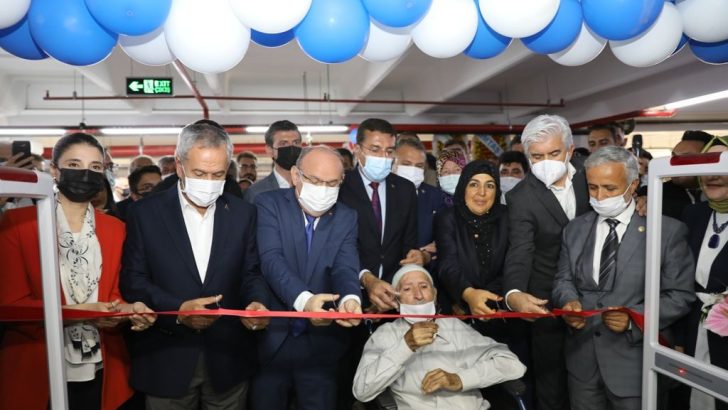 Hafız Ahmet Şen Gençlik Akademisi ve ‘Kitap Kahvem’ törenle açıldı