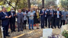 İlk kadın muhtar Gül Esin, mezarı başında anıldı