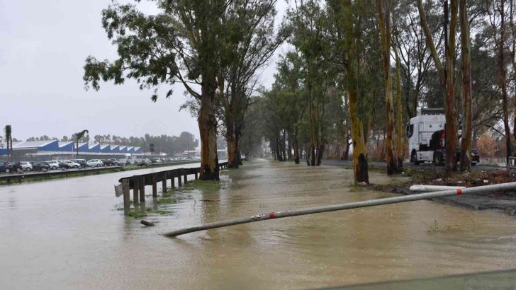 İtalya’da sel felaketi: 2 ölü