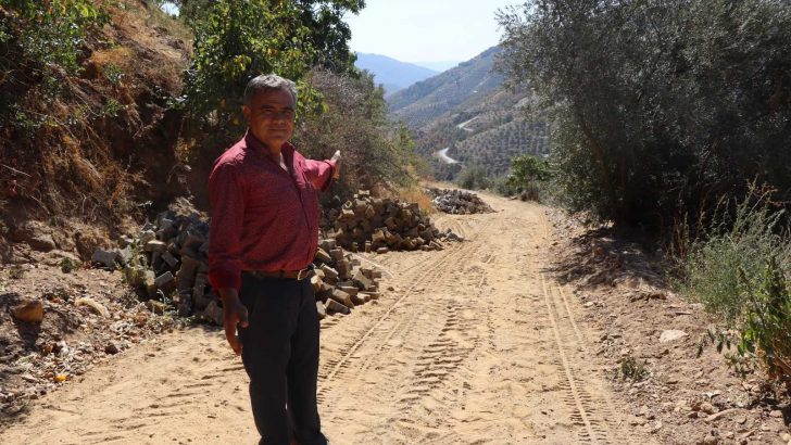 Ketenova’da yol çalışmaları devam ediyor