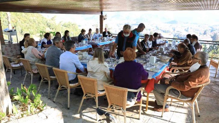 Marmaris’te huzur evi sakinleri iki sene sonra ilk kez etkinliğe katıldı