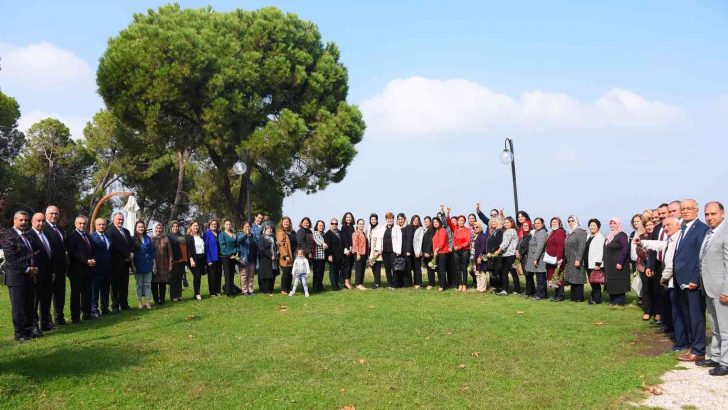 MHP’li kadınlar birlik ve beraberlik toplantısında buluştu