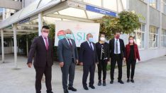 Mobil aşı aracı ile öğrencilere aşı çağrısı yaptılar