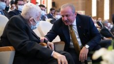 Recai Kutan: “Erbakan yeri geldi milletine, İslam alemine selam durdu, yeri geldi ırkçı emperyalizmin desiselerine karşı durdu”