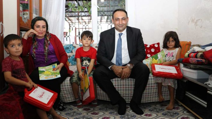 Toroslar’da yeni doğan bebeklerin ilk hediyesi Başkan Yılmaz’dan