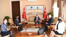 Turizm kenti Antalya’ya hafta sonu 77 bin turist giriş yapıyor