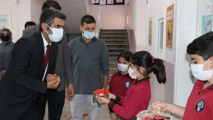 Türk Kızılay’ın Tutak’ta yaptırdığı özel eğitim sınıfı hizmete açıldı