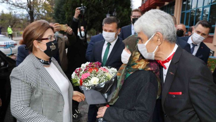 Aile ve Sosyal Hizmetler Bakanı Derya Yanık Karabük’te