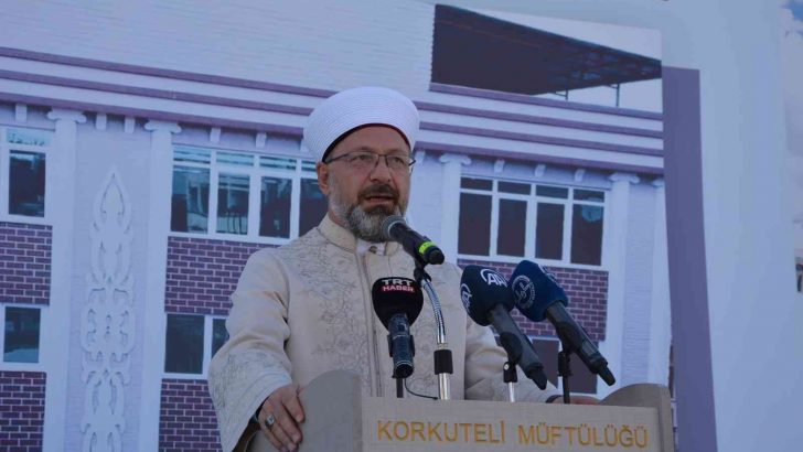 Ali Erbaş: “Cami, okul ve Kur’an kursu yaptıran insanların amel defteri kapanmayacak”