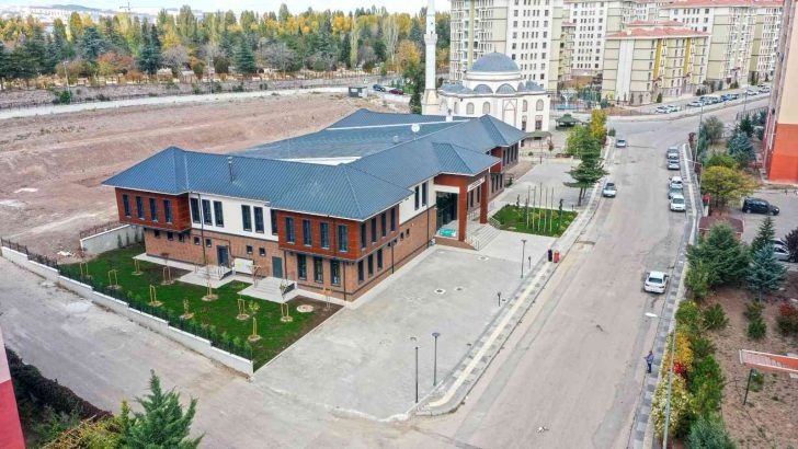 Altınevler Gençlik Merkezi açılış için gün sayıyor