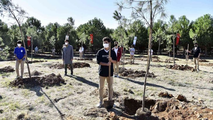 Antalya OSB Teknik Koleji öğrencileri fidan dikti