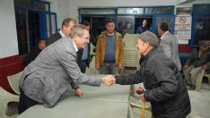 Ayvalık Belediye Başkanı Ergin, mahalle ziyaretlerinde coşkuyla karşılanıyor