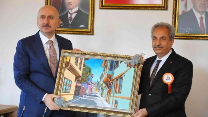 Bakan Karaismailoğlu: “Ülkemizdeki gelişen mühendislik ve teknolojiyi artık dünyaya ihraç etmeye başladık”