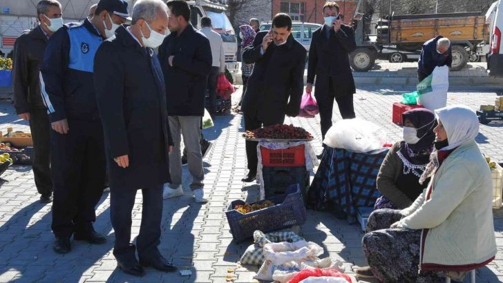 Başkan Akkaya pazar esnafı ile buluştu
