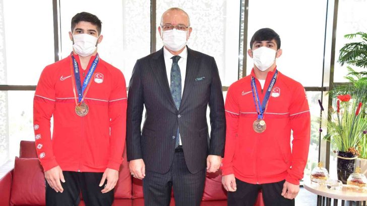 Başkan Ergün, milli güreşçileri ağırladı