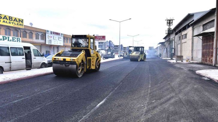 Başkan Hasan Kılca, yürütülen asfalt çalışmalarını yerinde inceledi