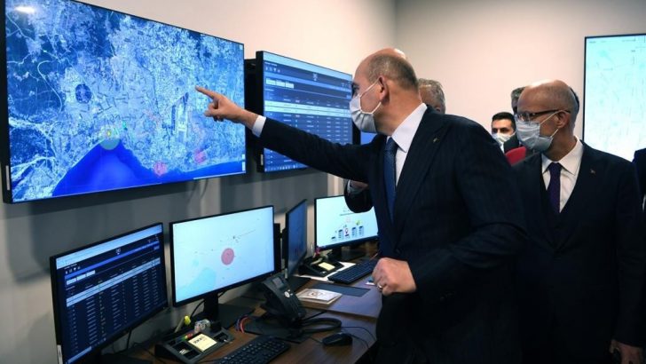 Başkan Oğuz’dan Mansur Yavaş’a ironik tepki: “Allah Mansur Yavaş’tan razı olsun, kötü komşu insanı ev sahibi yaptı”